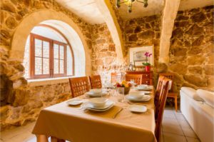 Gozo holiday home dining area